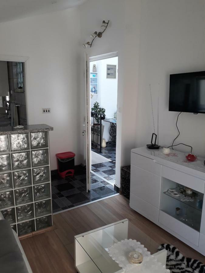 Apartment Lavanda Mali Lošinj Exterior foto